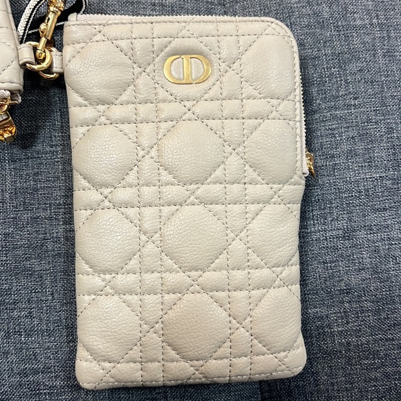 DIOR CARO MULTIFUNCTIONAL POUCH - IN NUDE! - Picture 2 of 3